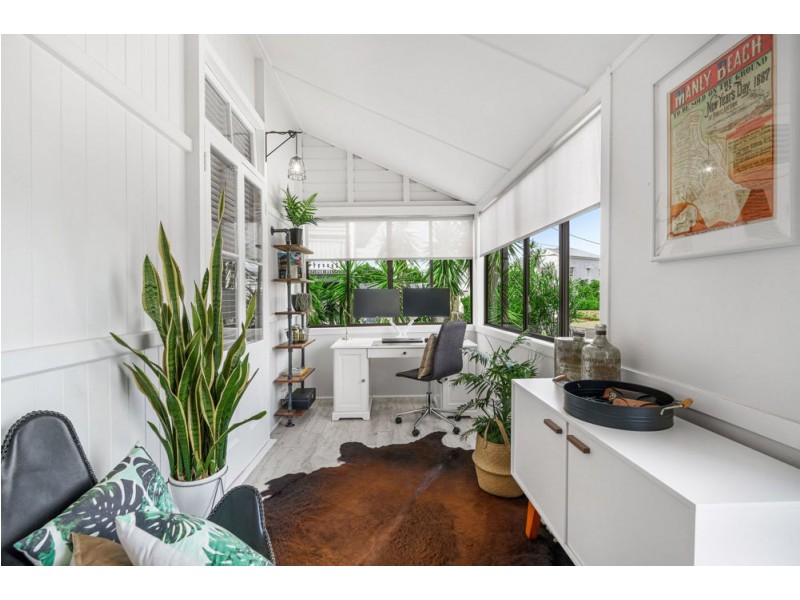 70 Gordon Parade, Manly QLD 4179