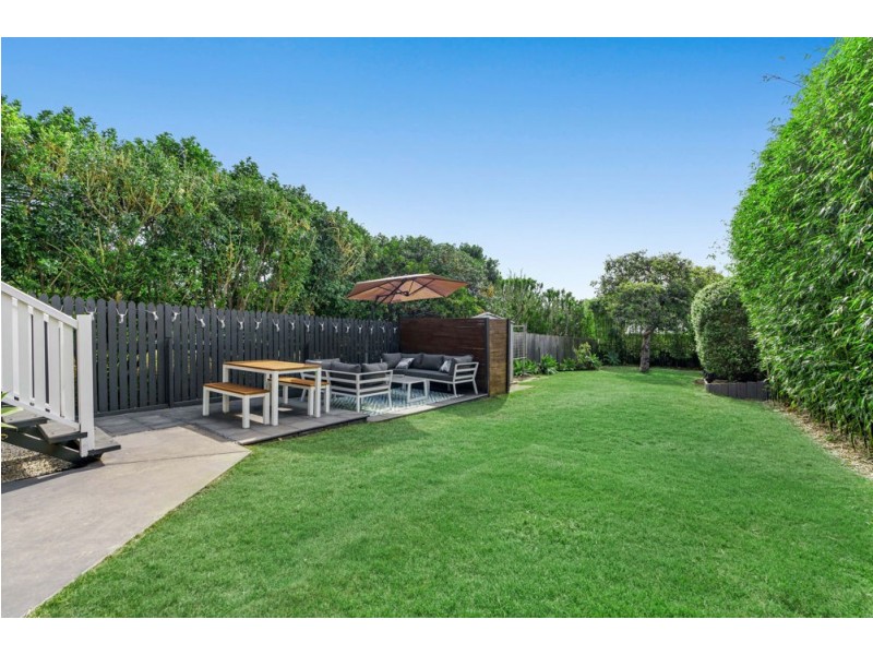 70 Gordon Parade, Manly QLD 4179