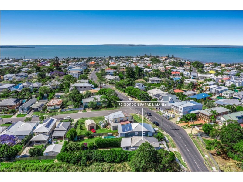 70 Gordon Parade, Manly QLD 4179