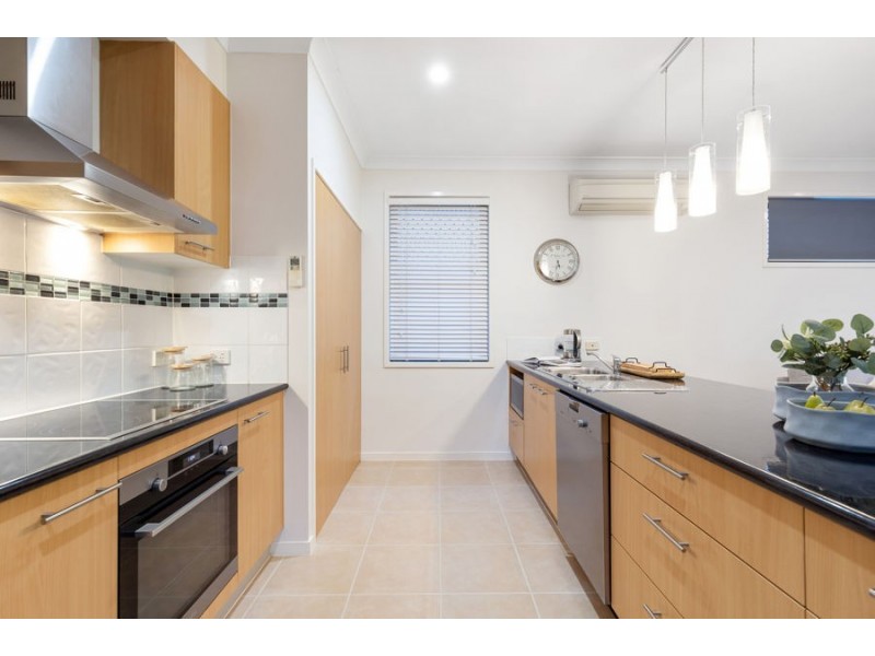 3 Chipping Close, Wakerley QLD 4154