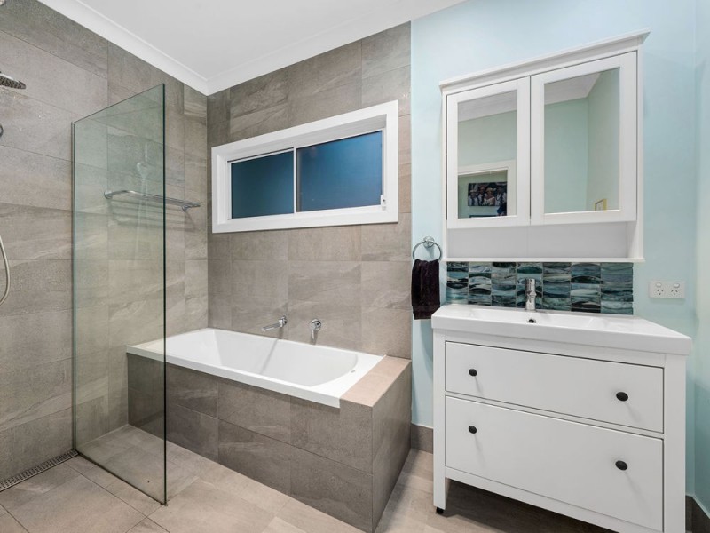 14 Manin Street, Wynnum QLD 4178