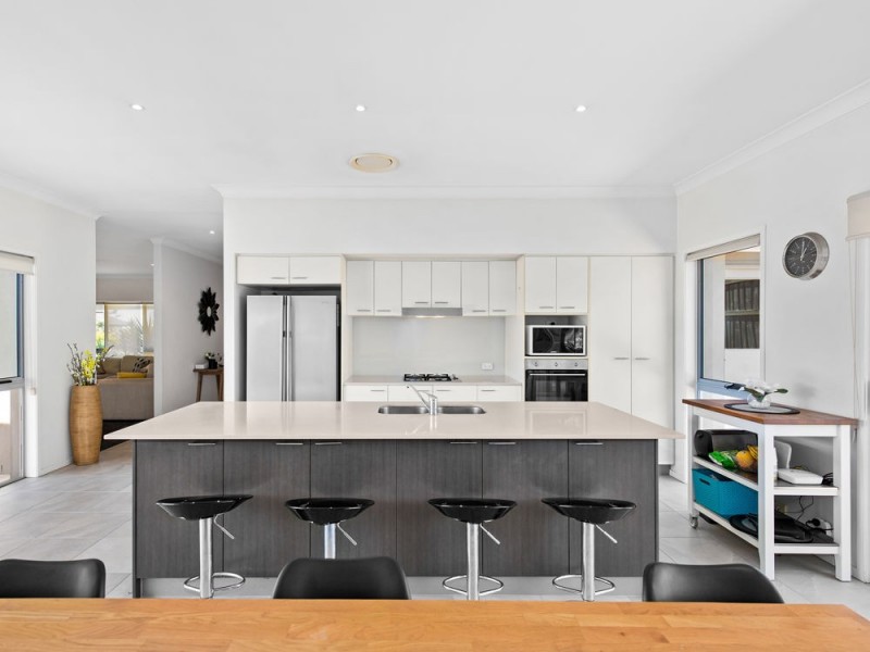 10 Franklin Street, Wakerley QLD 4154