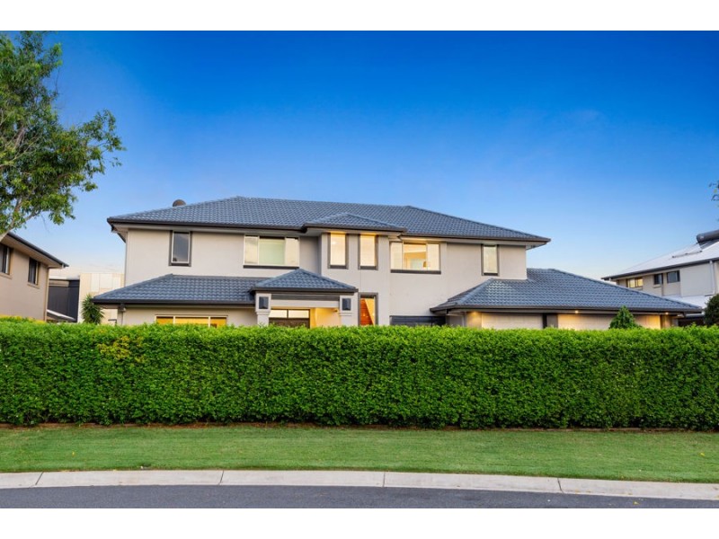 14 Rowland Ave, Wakerley QLD 4154