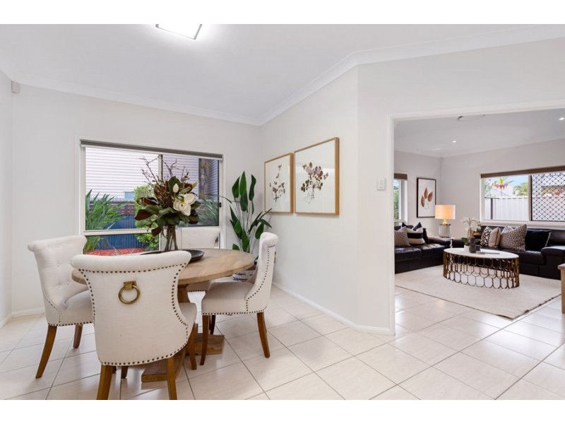 14 Rowland Ave, Wakerley QLD 4154