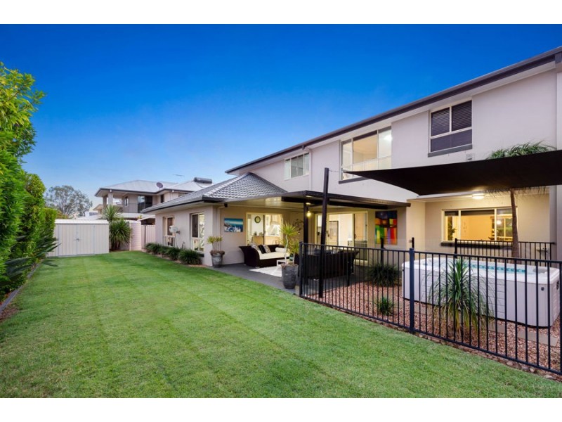 14 Rowland Ave, Wakerley QLD 4154
