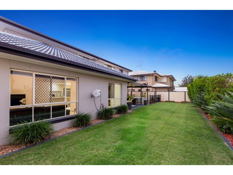 14 Rowland Ave, Wakerley QLD 4154