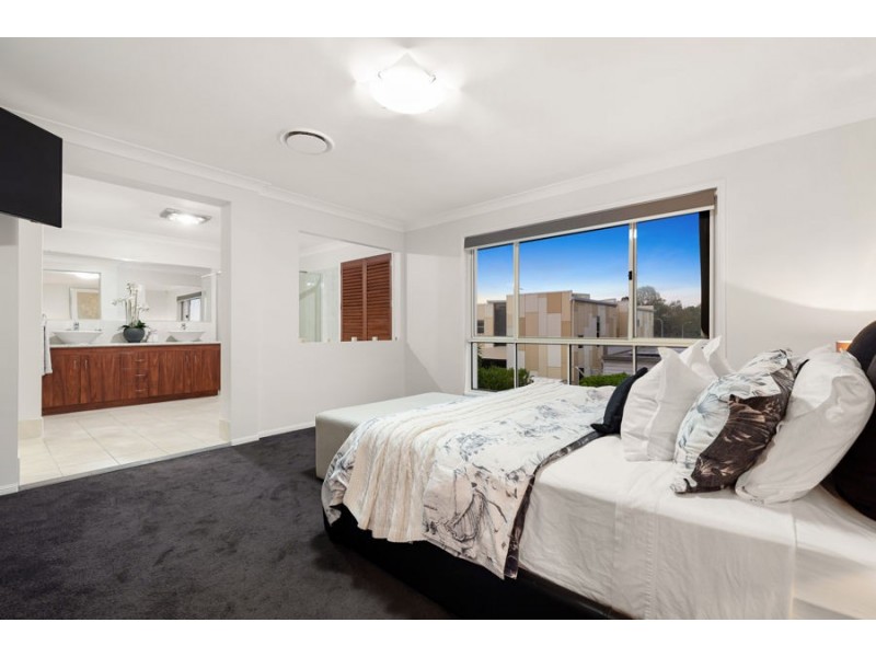 14 Rowland Ave, Wakerley QLD 4154
