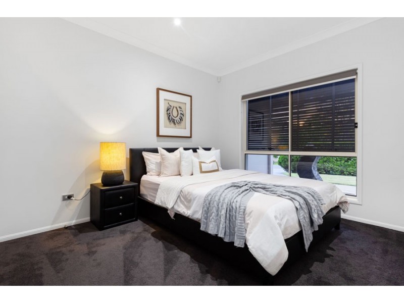 14 Rowland Ave, Wakerley QLD 4154