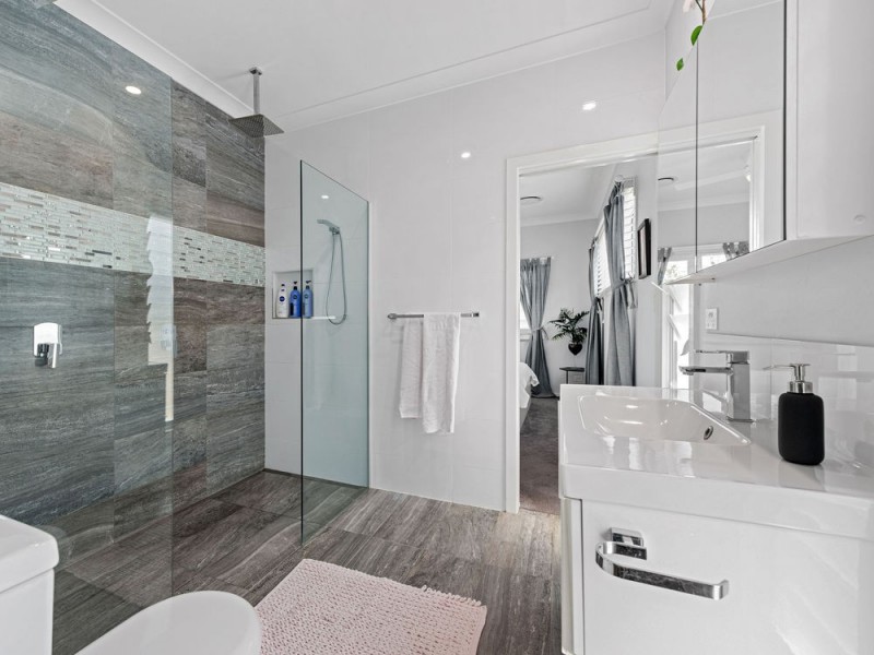 16 Manin Street, Wynnum QLD 4178