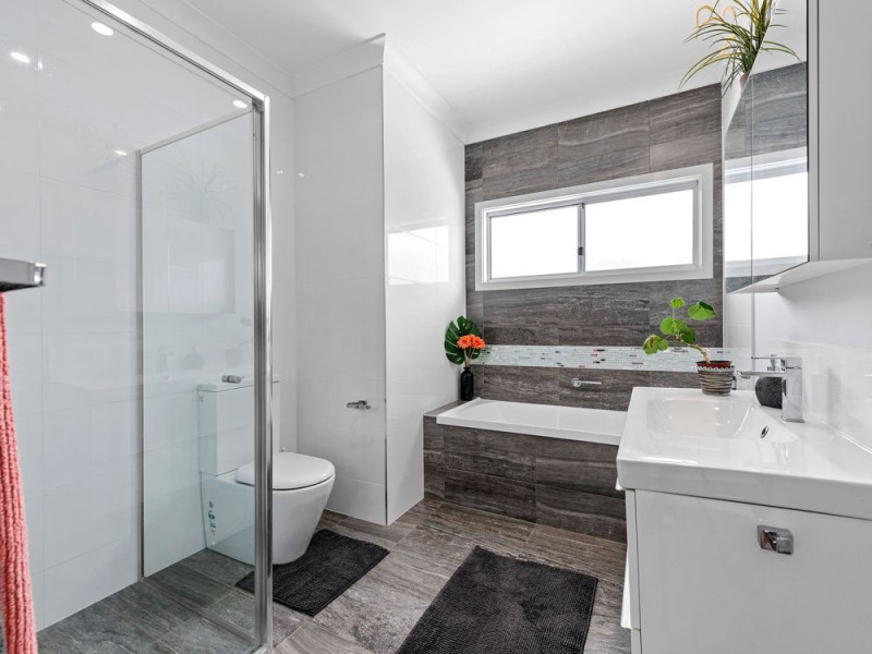 16 Manin Street, Wynnum QLD 4178