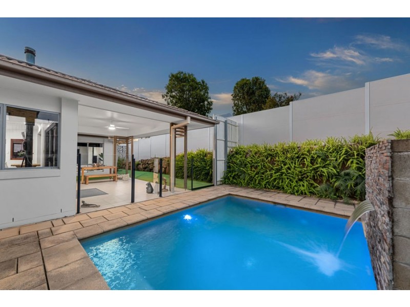 2 Lachlan Drive, Wakerley QLD 4154