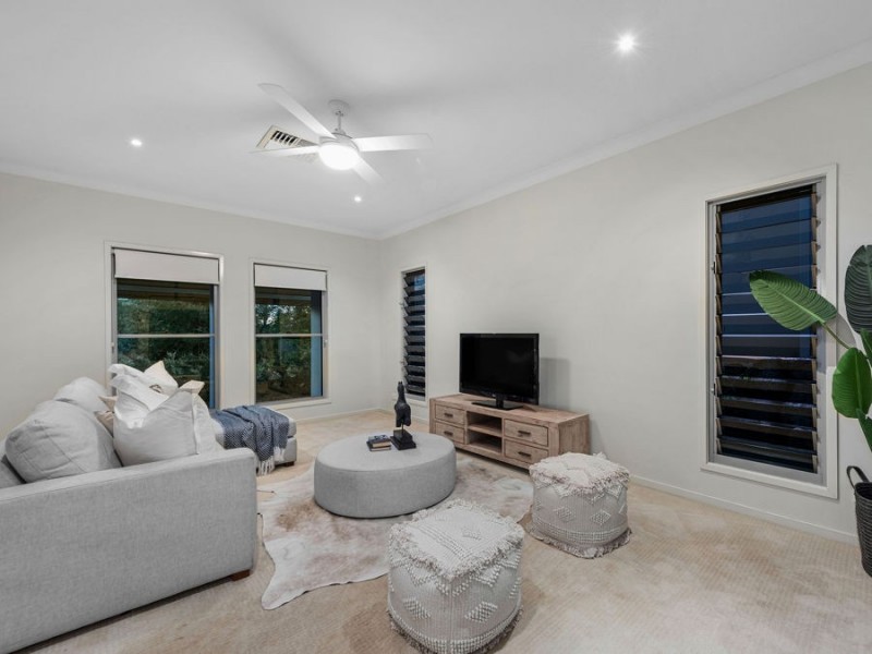 2 Lachlan Drive, Wakerley QLD 4154