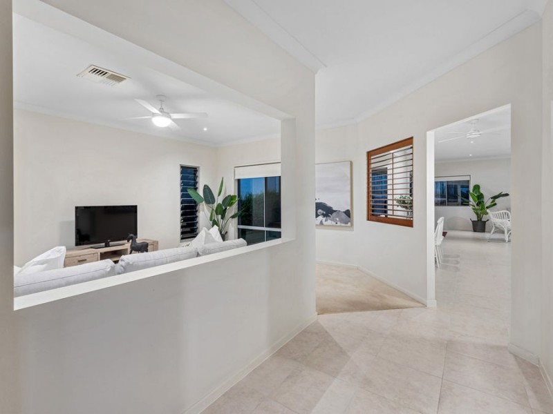 2 Lachlan Drive, Wakerley QLD 4154