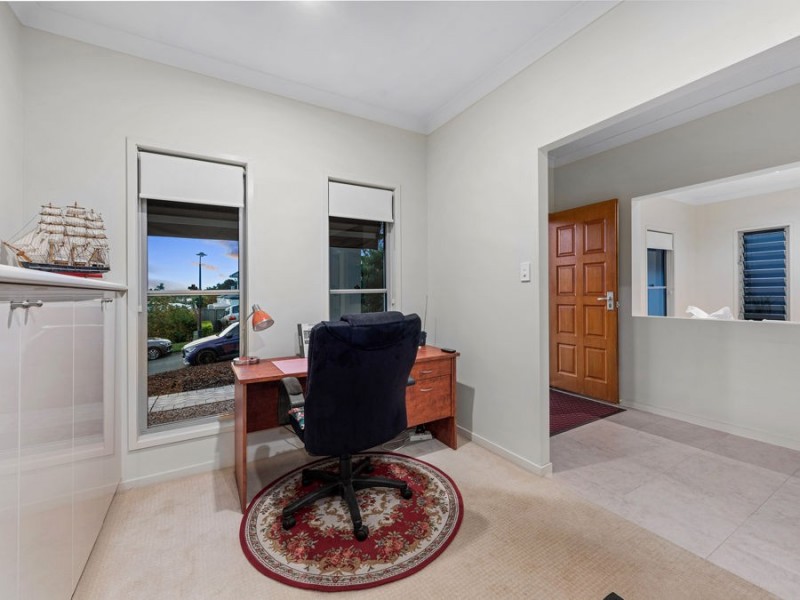 2 Lachlan Drive, Wakerley QLD 4154