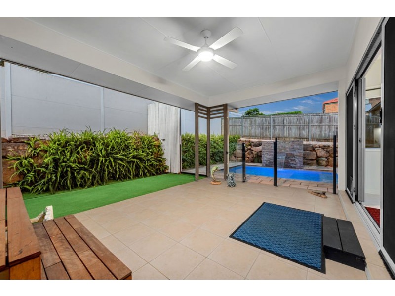 2 Lachlan Drive, Wakerley QLD 4154