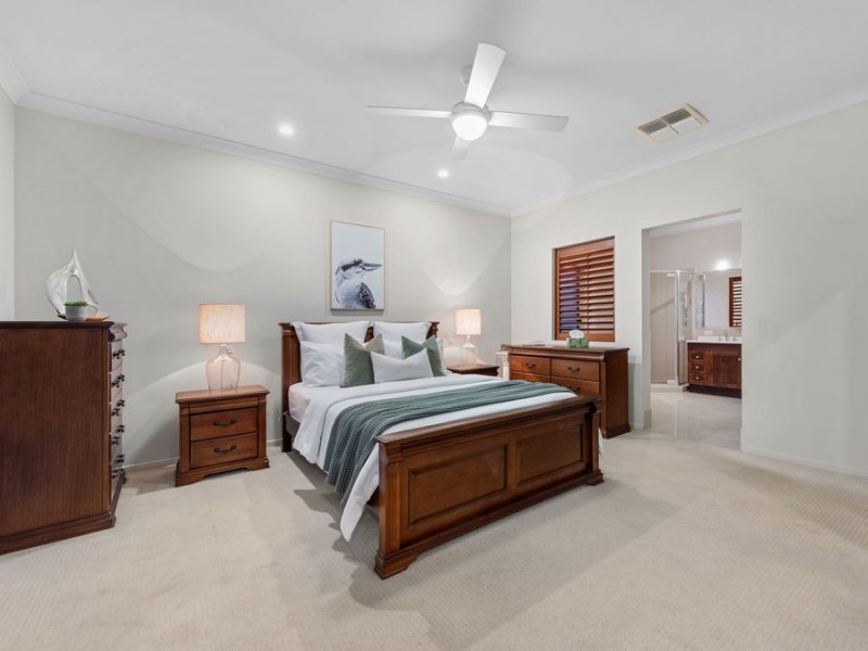 2 Lachlan Drive, Wakerley QLD 4154