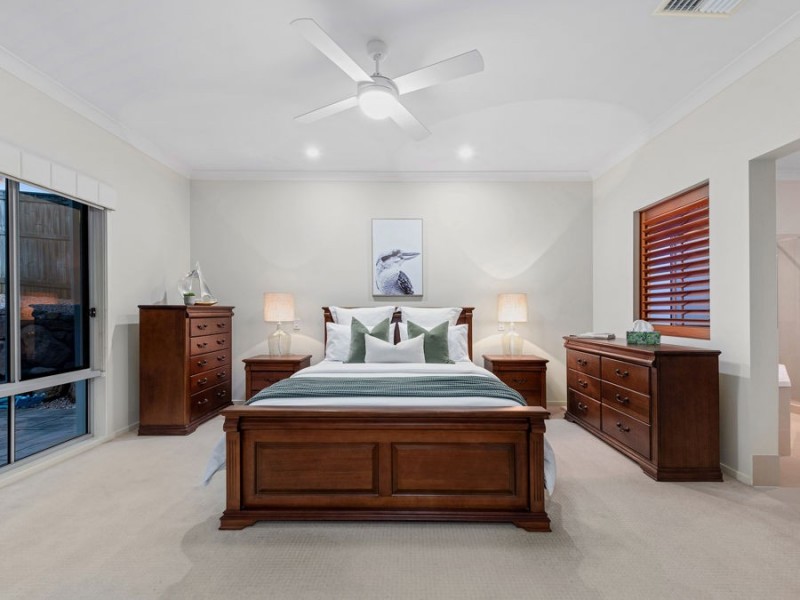 2 Lachlan Drive, Wakerley QLD 4154