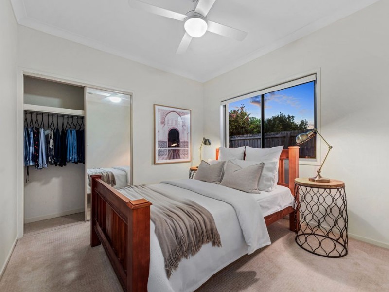 2 Lachlan Drive, Wakerley QLD 4154