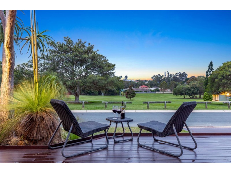 5 Cynthia Place, Wakerley QLD 4154