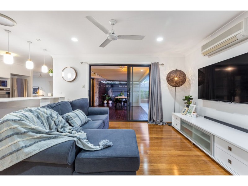 5 Cynthia Place, Wakerley QLD 4154