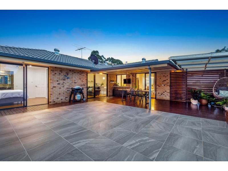 5 Cynthia Place, Wakerley QLD 4154