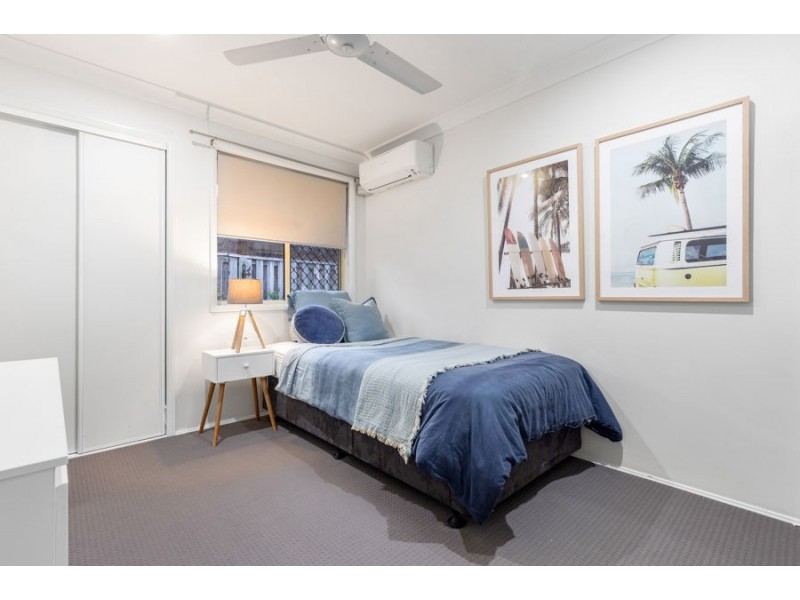 5 Cynthia Place, Wakerley QLD 4154