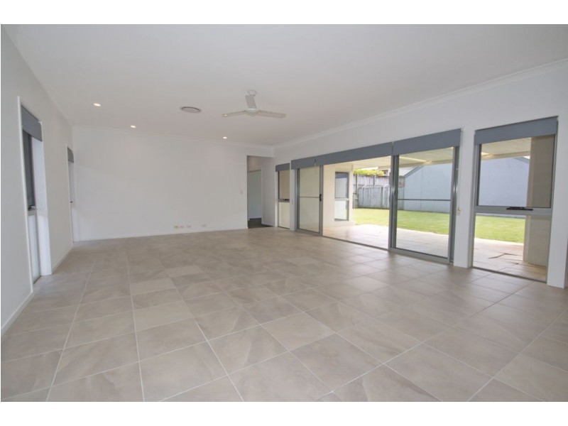 12 Watervale Parade, Wakerley QLD 4154