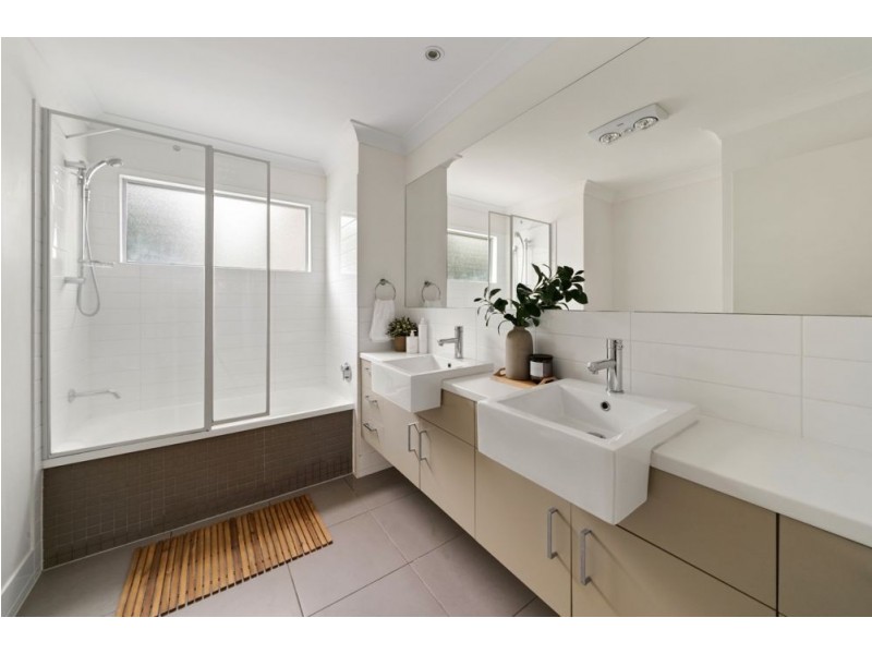 11 Grandis Close, Wakerley QLD 4154