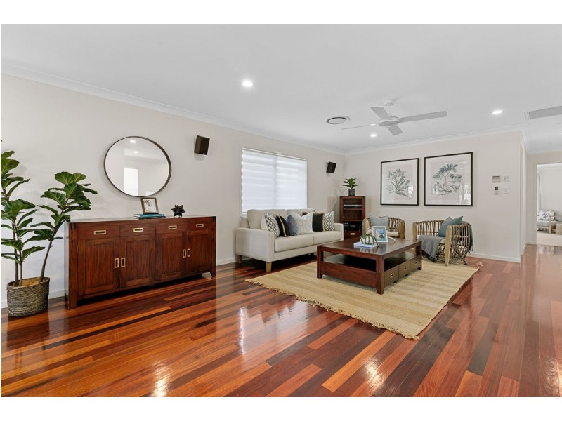 24 Sunflower Street, Wynnum QLD 4178