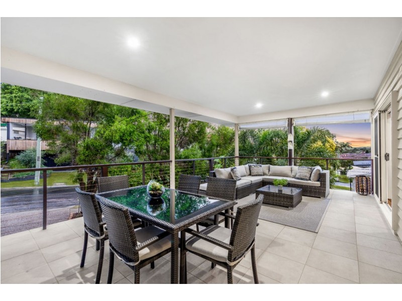 7 School Lane, Manly QLD 4179