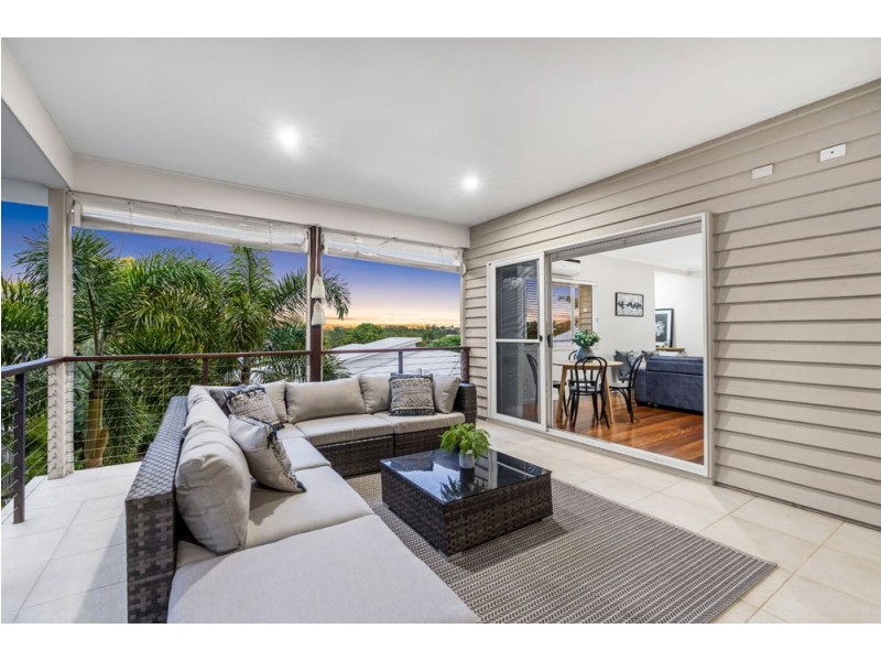 7 School Lane, Manly QLD 4179