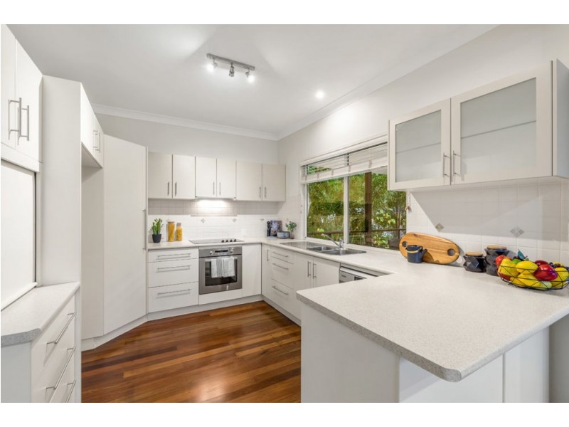 7 School Lane, Manly QLD 4179