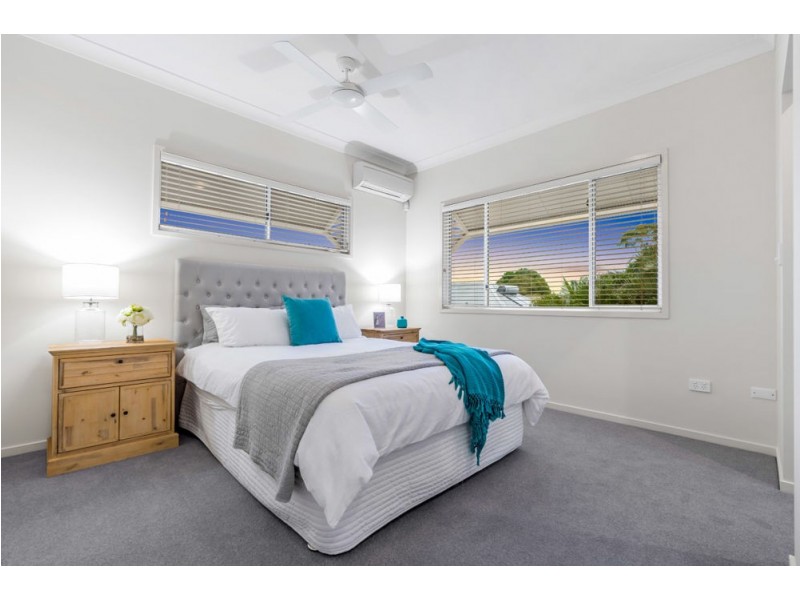 7 School Lane, Manly QLD 4179