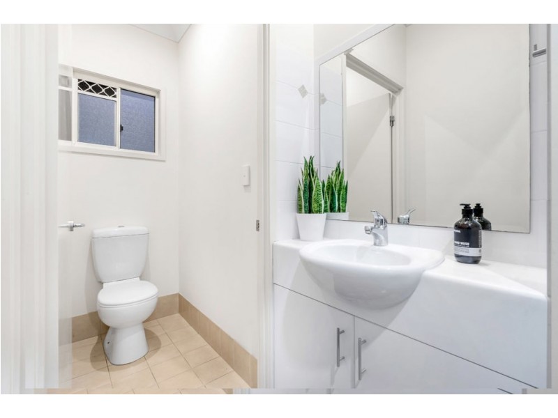 7 School Lane, Manly QLD 4179