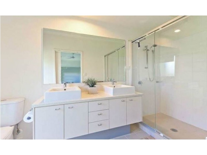 11 Franklin Street, Wakerley QLD 4154