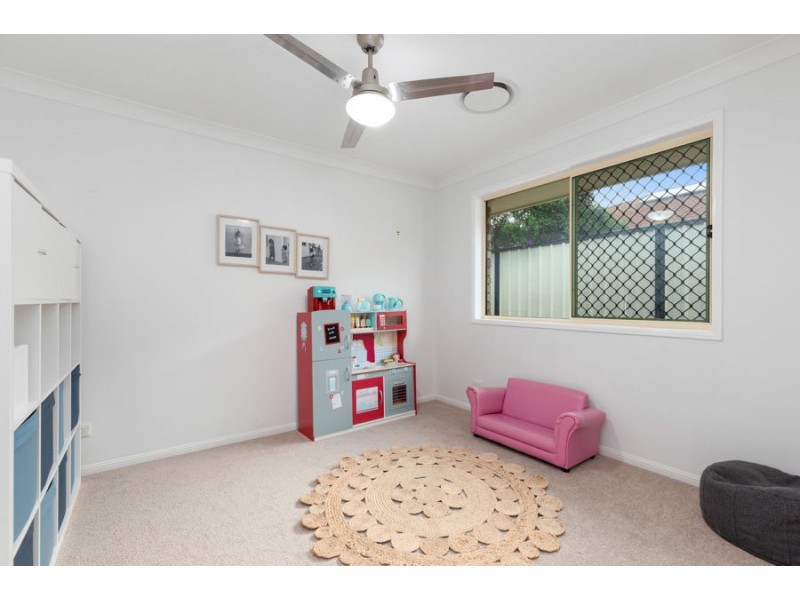 15 Joy Place, Wakerley QLD 4154