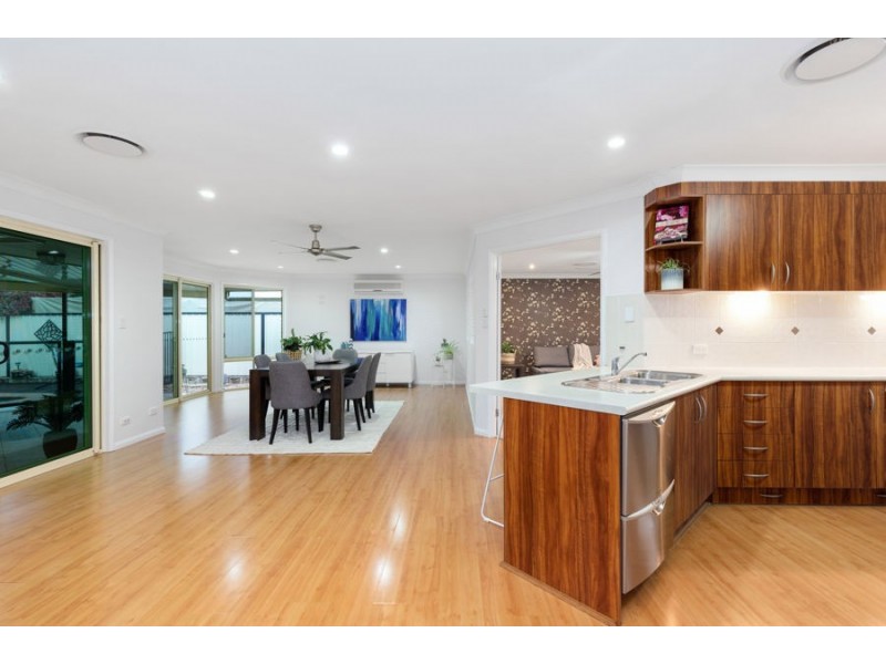 15 Joy Place, Wakerley QLD 4154