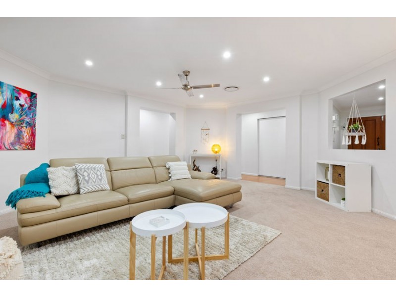 15 Joy Place, Wakerley QLD 4154