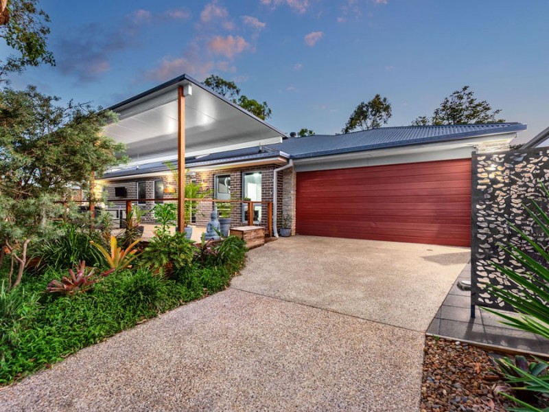 11 Foxwood Circuit, Wakerley QLD 4154