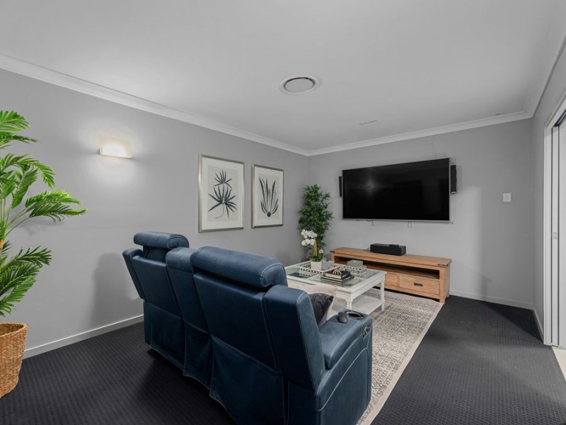 11 Foxwood Circuit, Wakerley QLD 4154