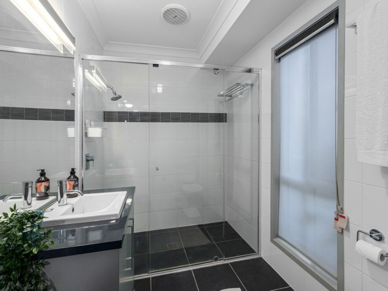 11 Foxwood Circuit, Wakerley QLD 4154