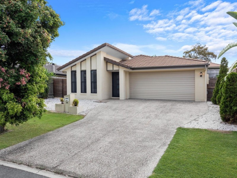24 Worchester Crescent, Wakerley QLD 4154