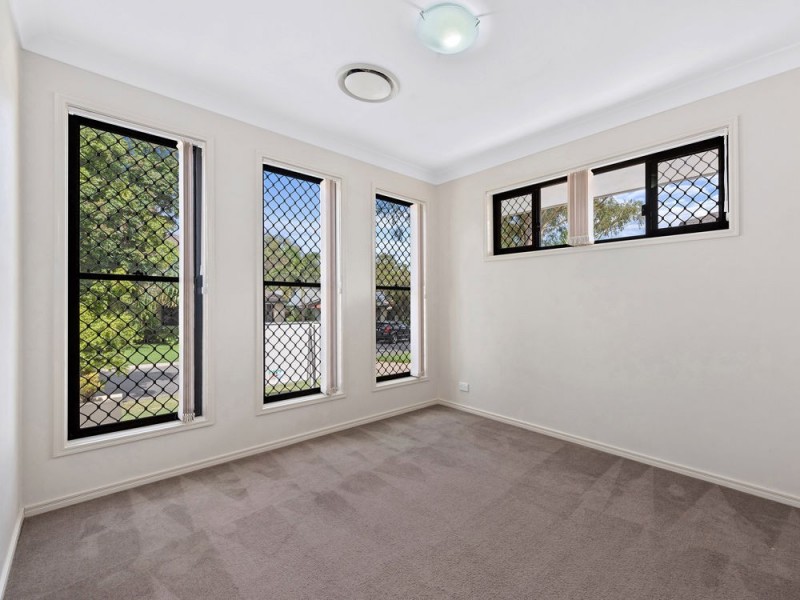 24 Worchester Crescent, Wakerley QLD 4154