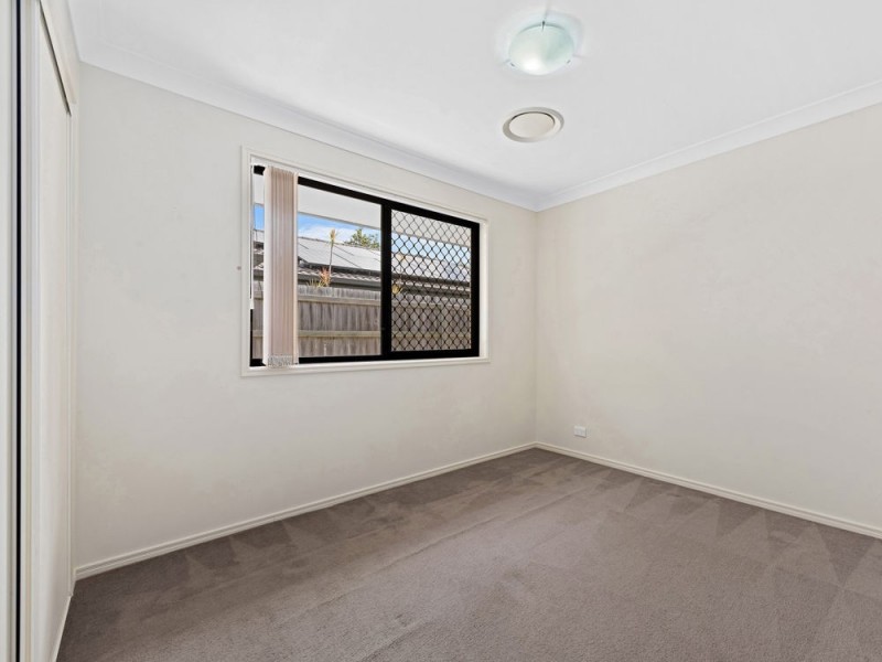 24 Worchester Crescent, Wakerley QLD 4154