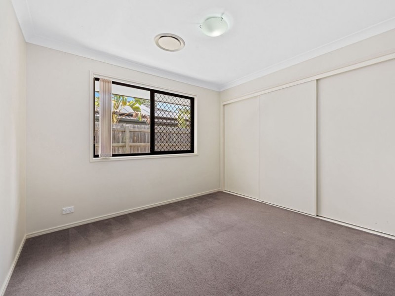 24 Worchester Crescent, Wakerley QLD 4154