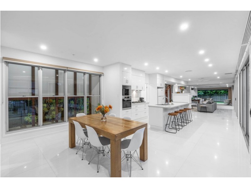 18 Nile Close, Wakerley QLD 4154