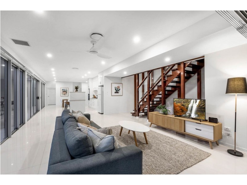 18 Nile Close, Wakerley QLD 4154