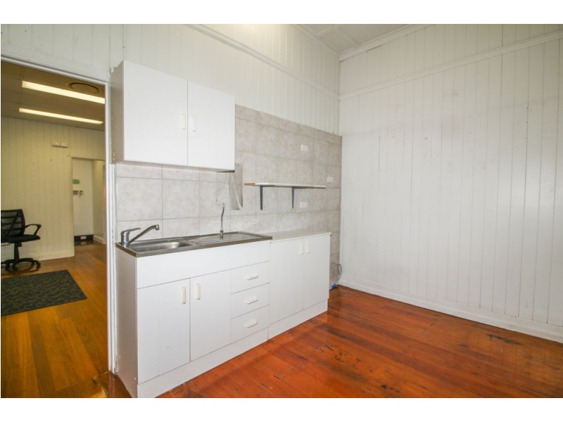 52-54 Tingal Road, Wynnum QLD 4178