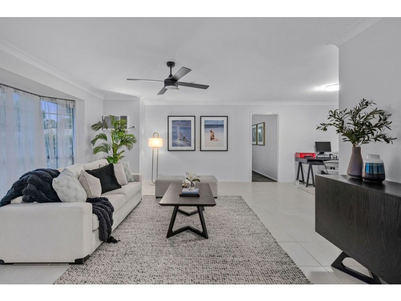 20 Maxwell Place, Wynnum West QLD 4178
