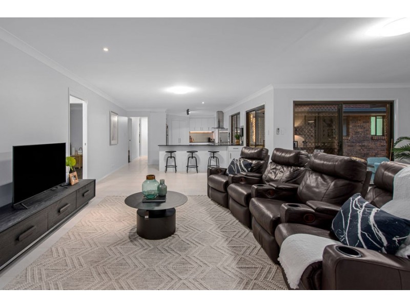 20 Maxwell Place, Wynnum West QLD 4178